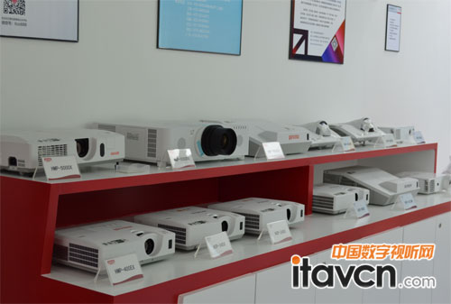 ����չλһ��