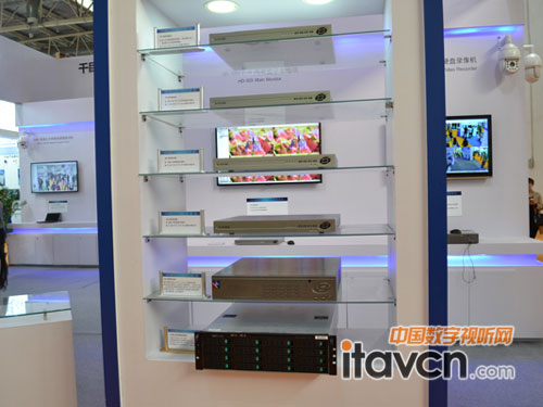 千目科技展出的網絡硬盤錄像機
