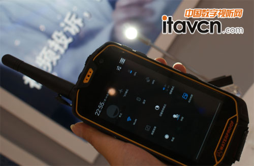 MT300B便攜式移動指揮終端