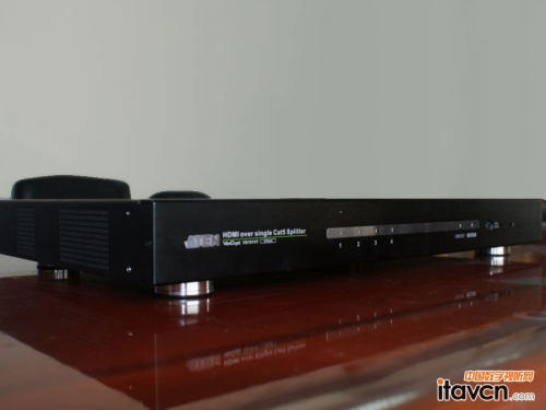 宏正4端口HDMI Over Cat 5影音分配器VS1814T