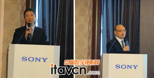 教育解決方案部門高級經理李勝先生(左)顯示設備銷售部副總監梁志平先生(右)