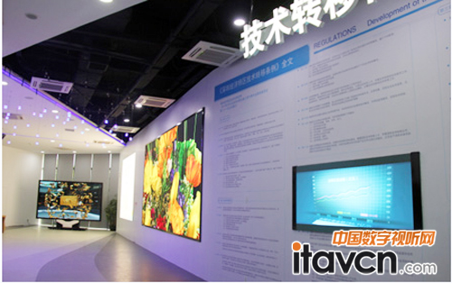 突破三大技術(shù)門檻,實(shí)現(xiàn)0.8mm間距全球首創(chuàng)