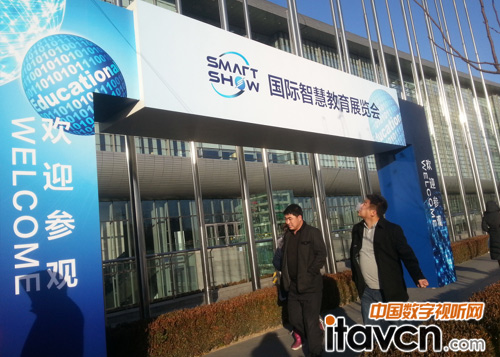 �Ї����H�ǻ۽���չ�ھ��_Ļ--���e���o