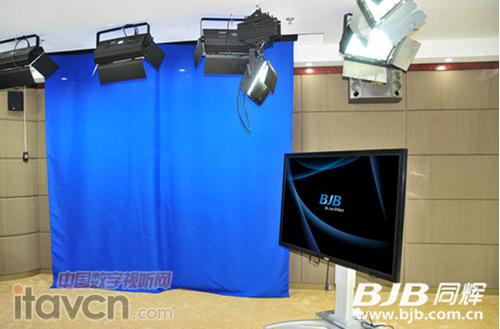 �LՄ��̓�M�ݲ�