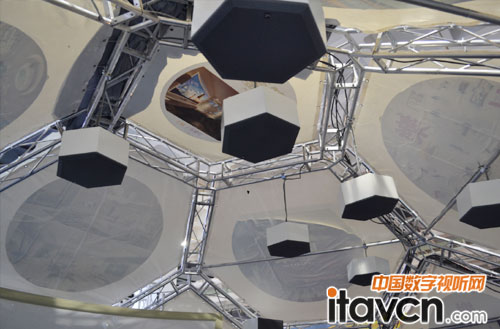 ������ɫչλ