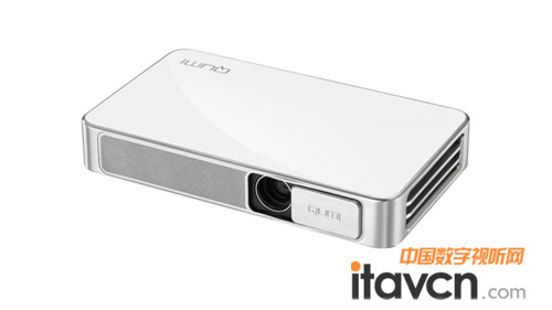 Vivitek(麗訊)QUMI Q3系列微投采用頗具人性化的鏡頭滑蓋設(shè)計有效防護(hù)鏡頭