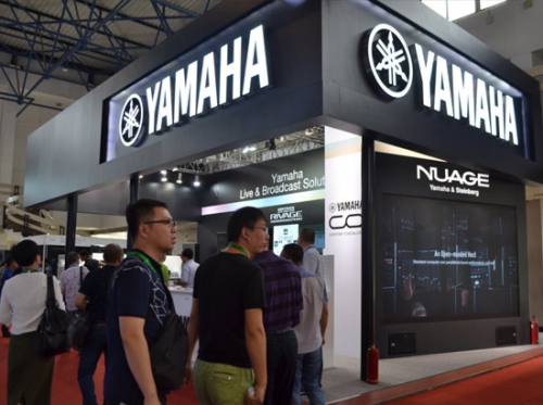 ���R��չλ