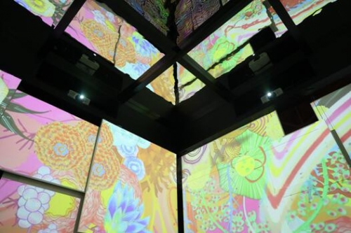 佳能投影機能夠在靠近屏幕的位置投影出大尺寸影像