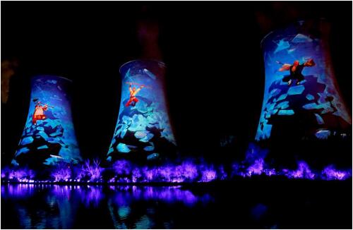 單機亮度可達到4萬流明 呈現高亮恢弘建筑畫面