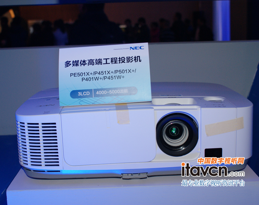 ��ý�w�߶˹���ͶӰ�C