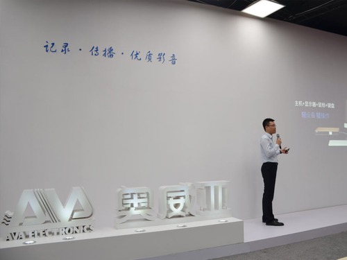 �W����չλ�Dһ