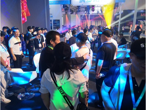 ��������չ�_�˚ⱬ��