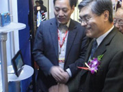 北京大屏幕展潘云鶴先生參觀博冠展臺